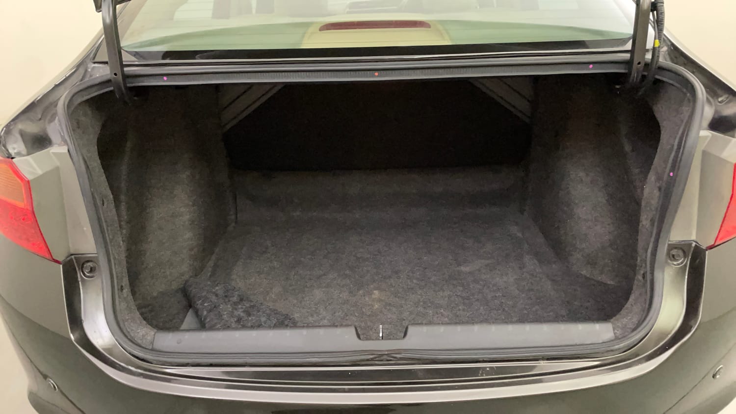 Used 2016 Honda City VX Petrol Manual interior DICKY INSIDE VIEW