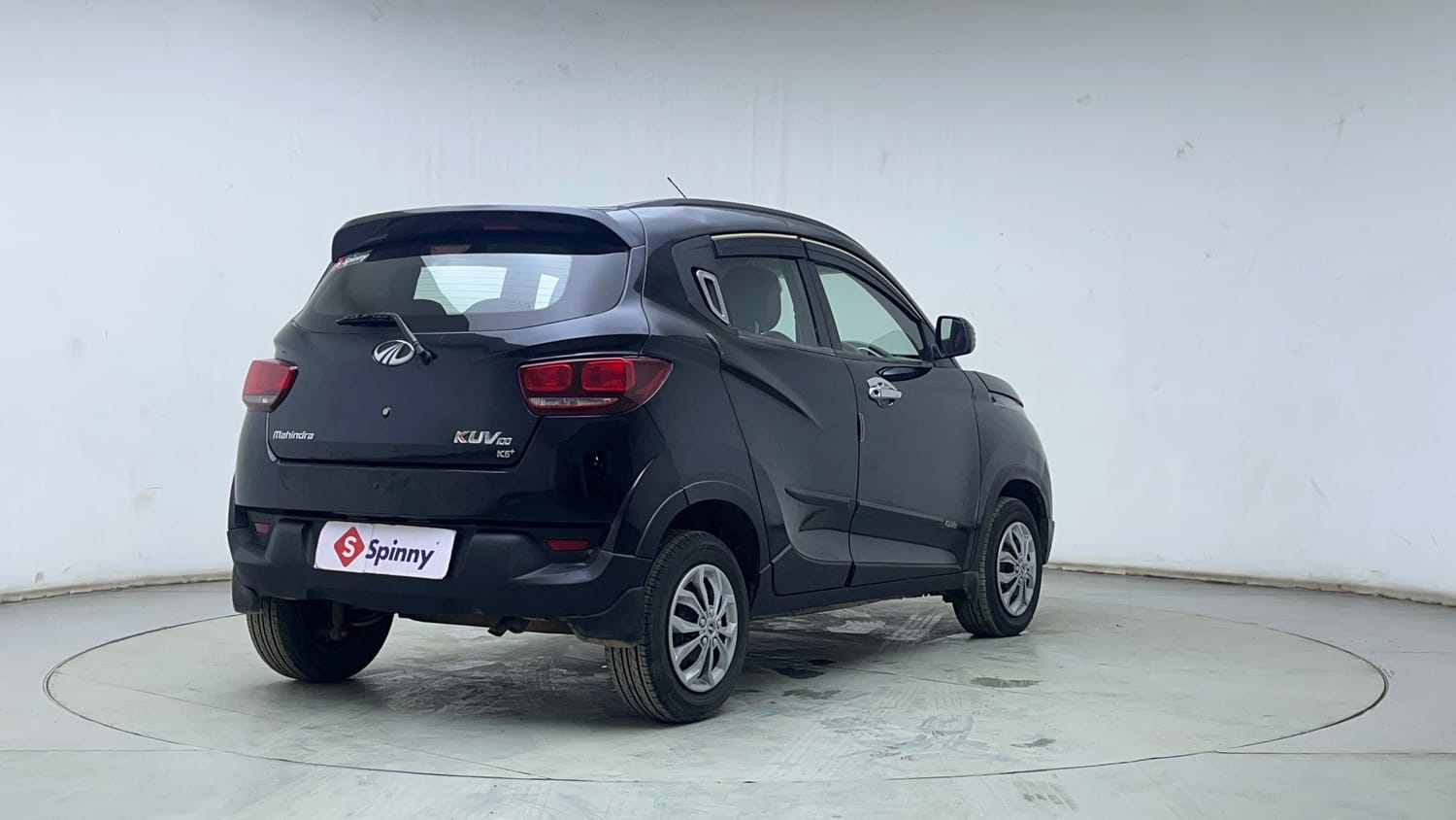 Used 2017 Mahindra KUV100 K6+ 5 STR Petrol Manual exterior RIGHT REAR CORNER VIEW
