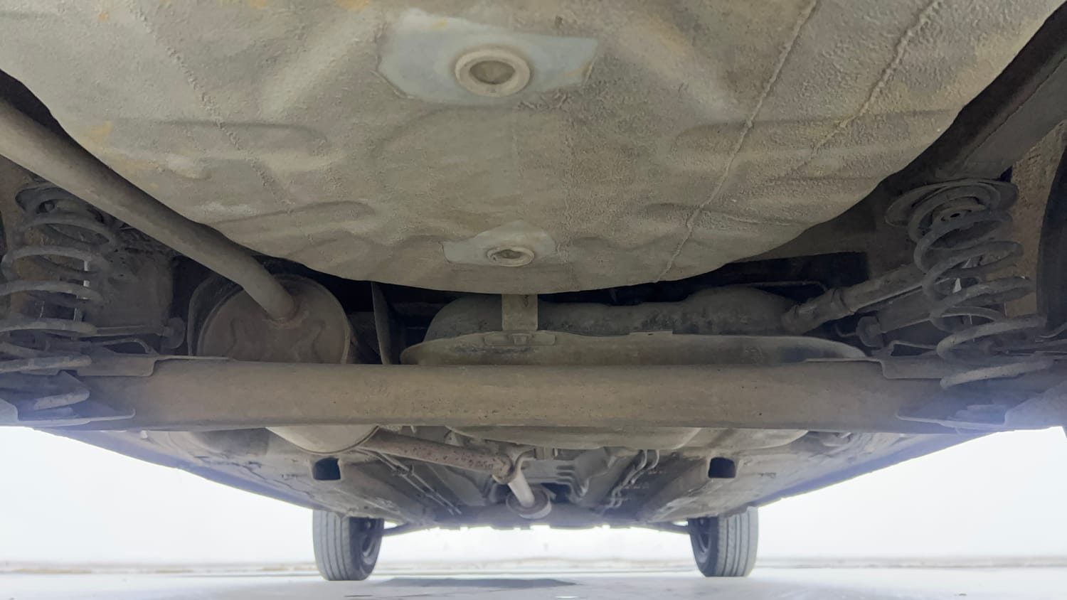 Used 2022 Renault Kwid RXT 1.0 Petrol Manual extra REAR UNDERBODY VIEW (TAKEN FROM REAR)