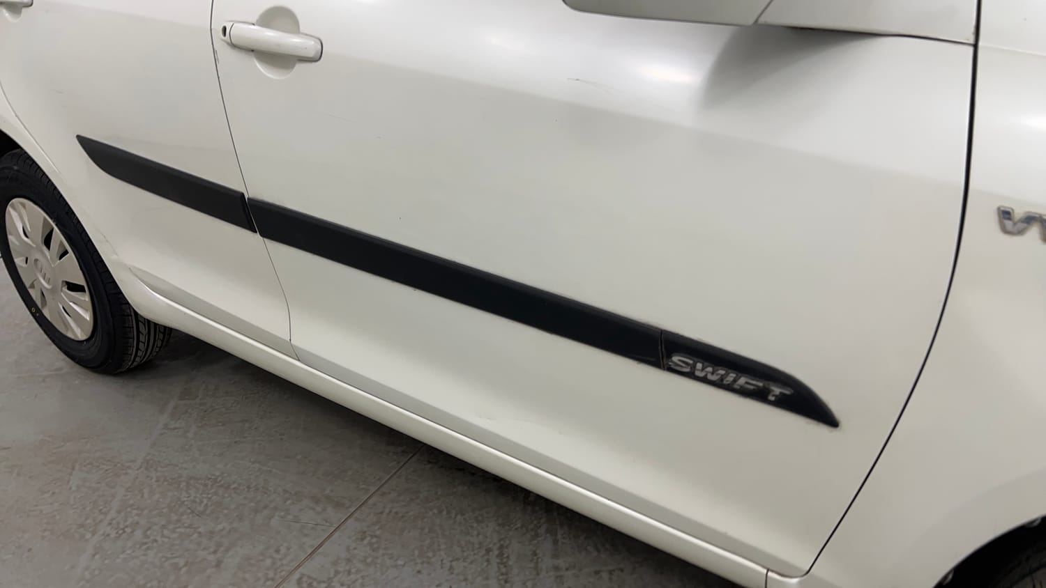 Used 2013 Maruti Suzuki Swift VXi Petrol Manual dents MINOR DENT