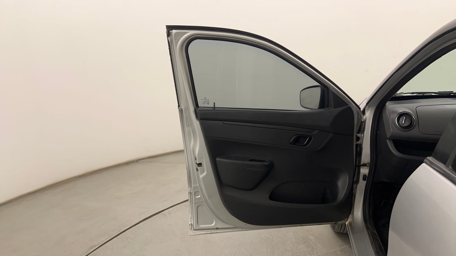 Used 2016 Renault Kwid RXT Opt Petrol Manual interior LEFT FRONT DOOR OPEN VIEW