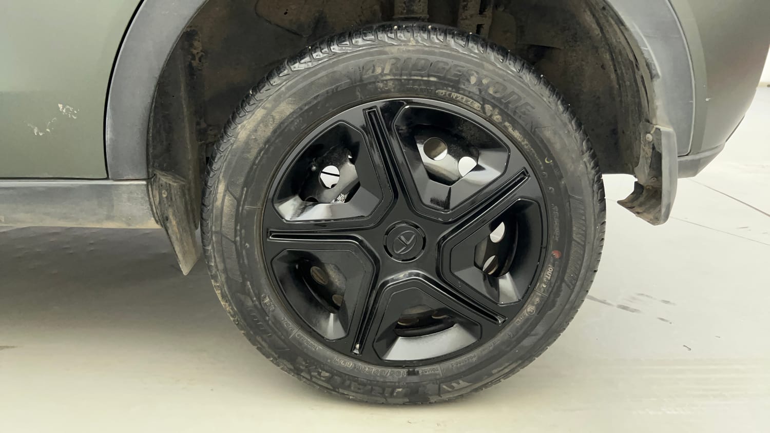 Used 2022 Tata Nexon XMA (S) Diesel Diesel Automatic tyres LEFT REAR TYRE RIM VIEW