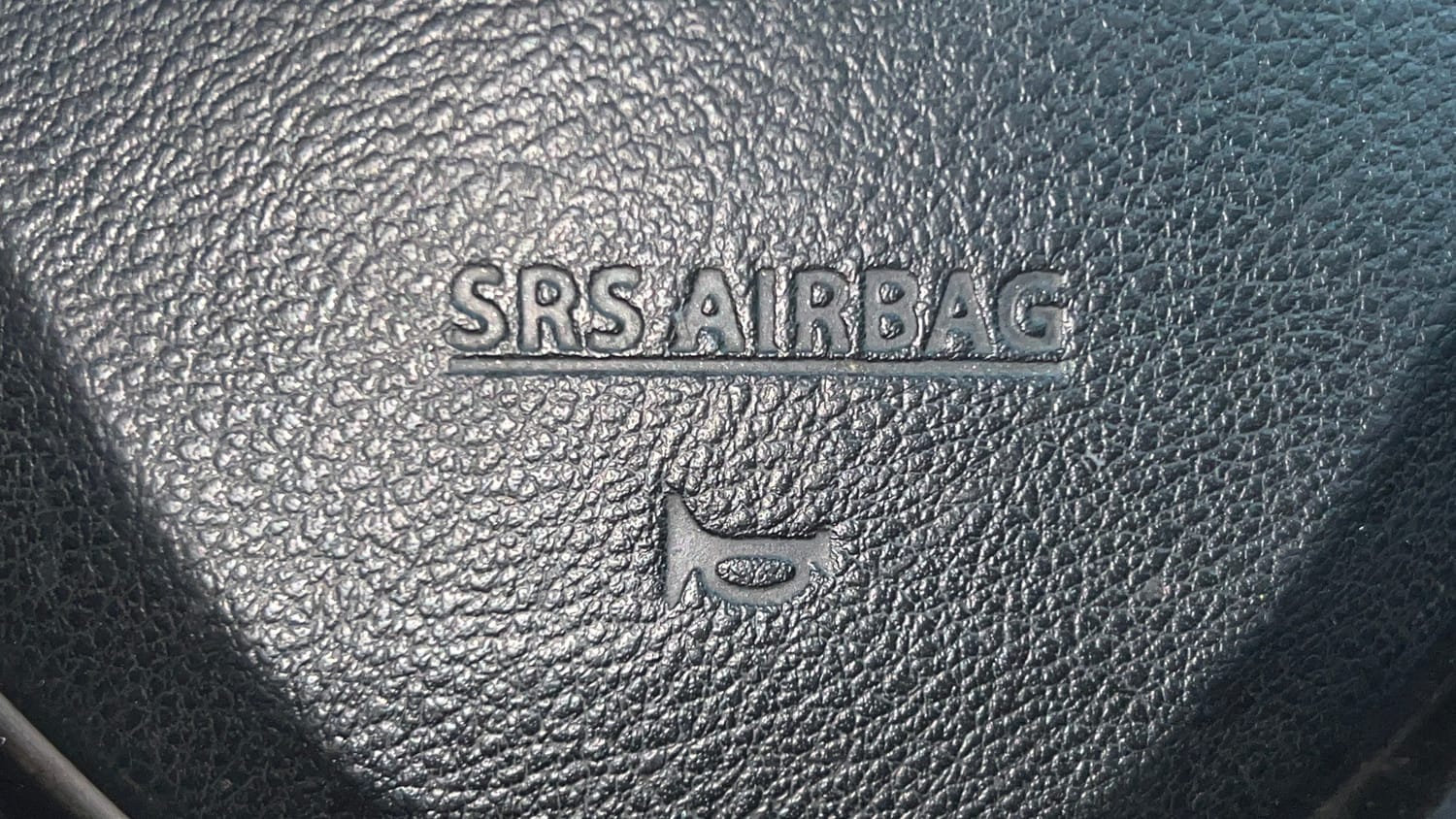 Used 2018 Maruti Suzuki Vitara Brezza [2016-2020] VDi Diesel Manual top_features Airbags