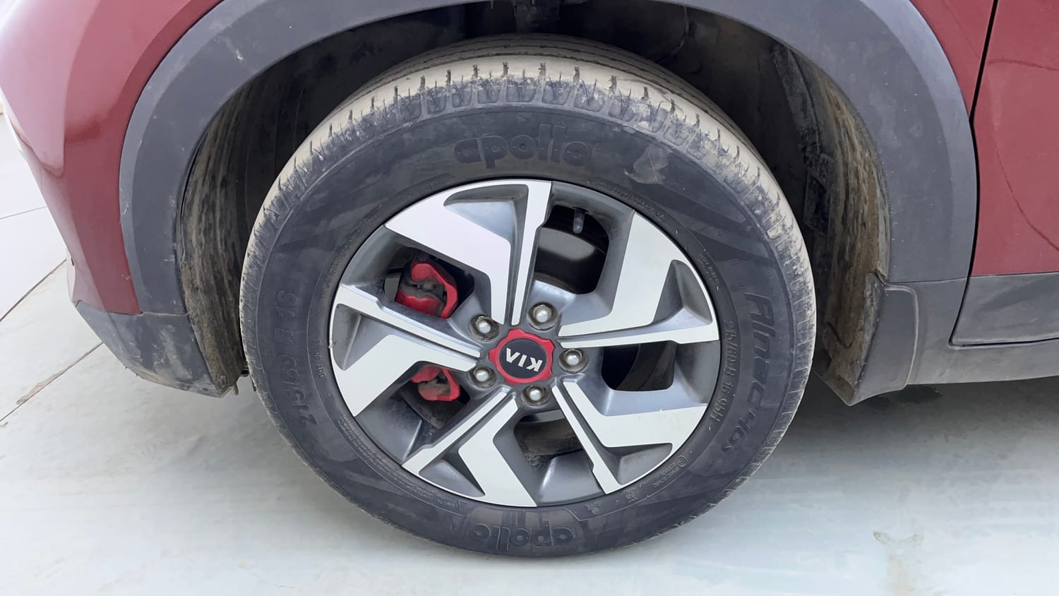 Used 2021 Kia Sonet GTX Plus 1.0 DCT Petrol Automatic tyres LEFT FRONT TYRE RIM VIEW