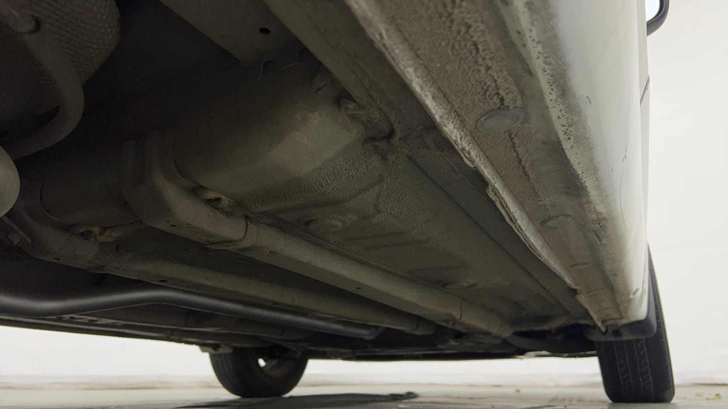 Used 2019 Hyundai Elite i20 Asta 1.2 AT Petrol Automatic extra REAR RIGHT UNDERBODY VIEW