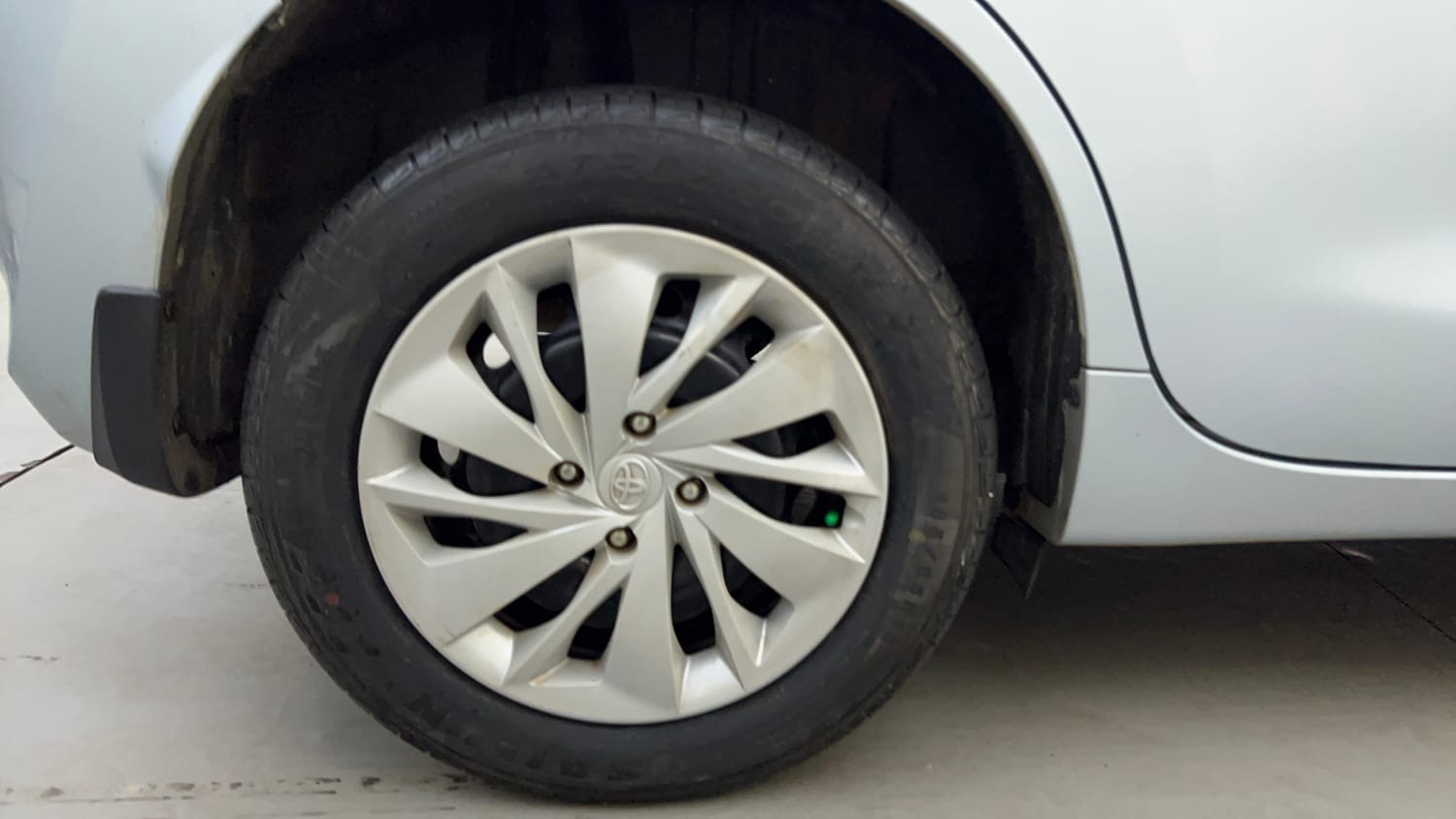 Used 2025 Toyota Glanza E Petrol Manual tyres RIGHT REAR TYRE RIM VIEW