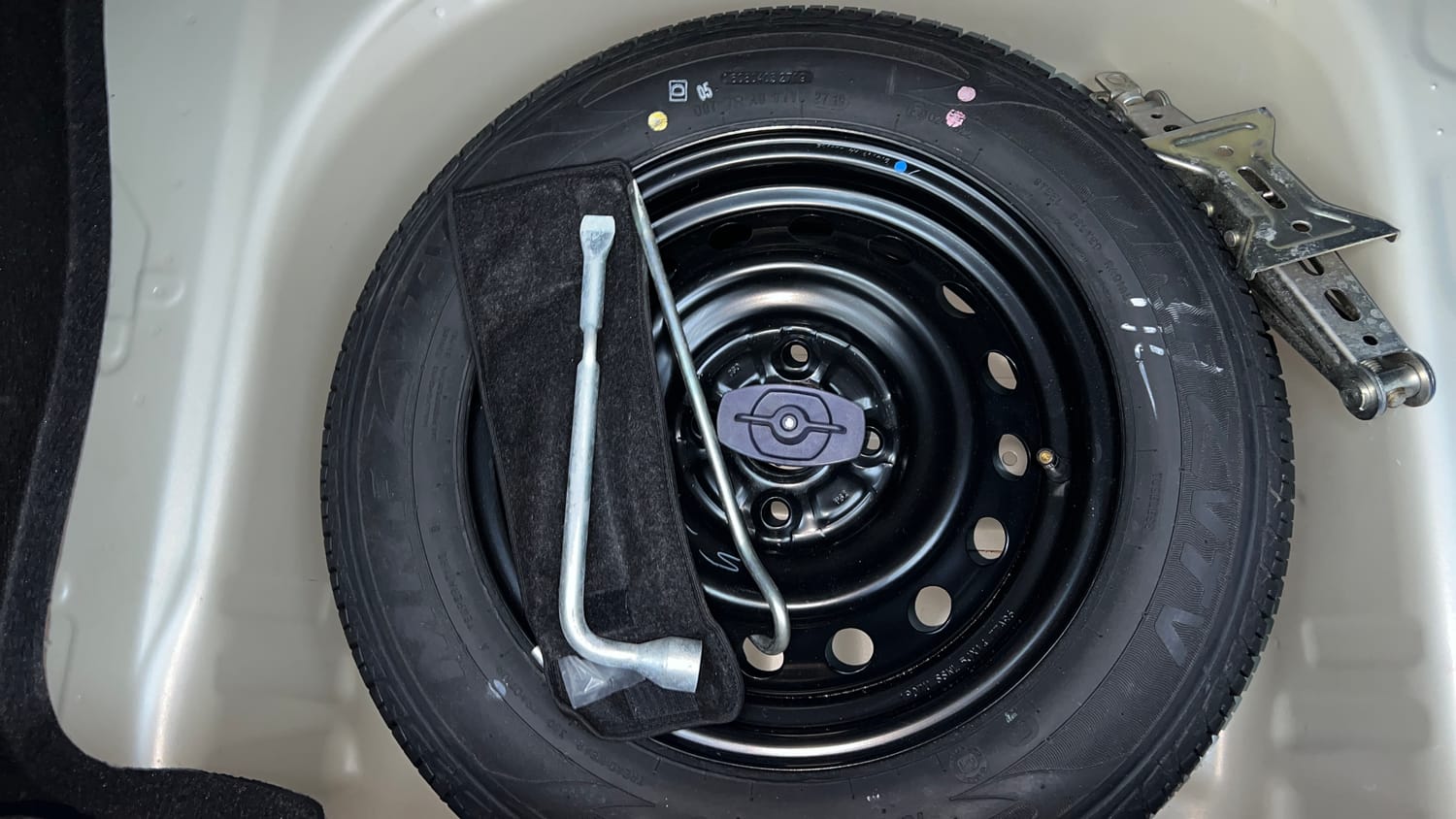 Used 2019 Maruti Suzuki Wagon R VXi 1.0 Petrol Manual tyres SPARE TYRE VIEW
