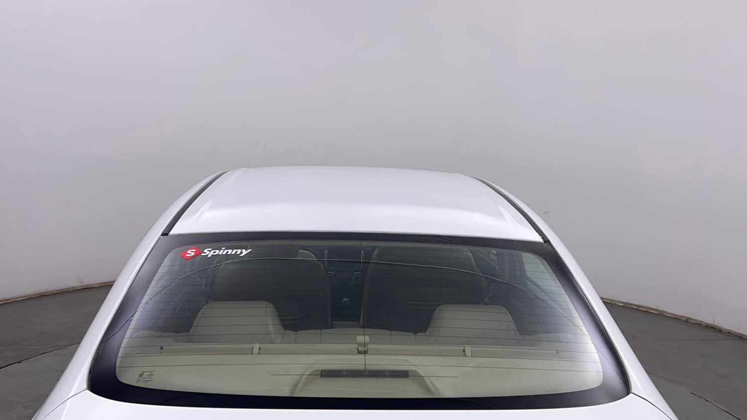Used 2015 Maruti Suzuki Ciaz ZDi+ SHVS Diesel Manual exterior BACK WINDSHIELD VIEW