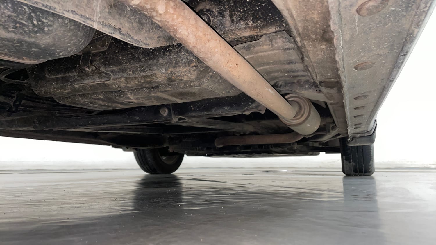 Used 2016 Honda City VX Petrol Manual extra REAR RIGHT UNDERBODY VIEW