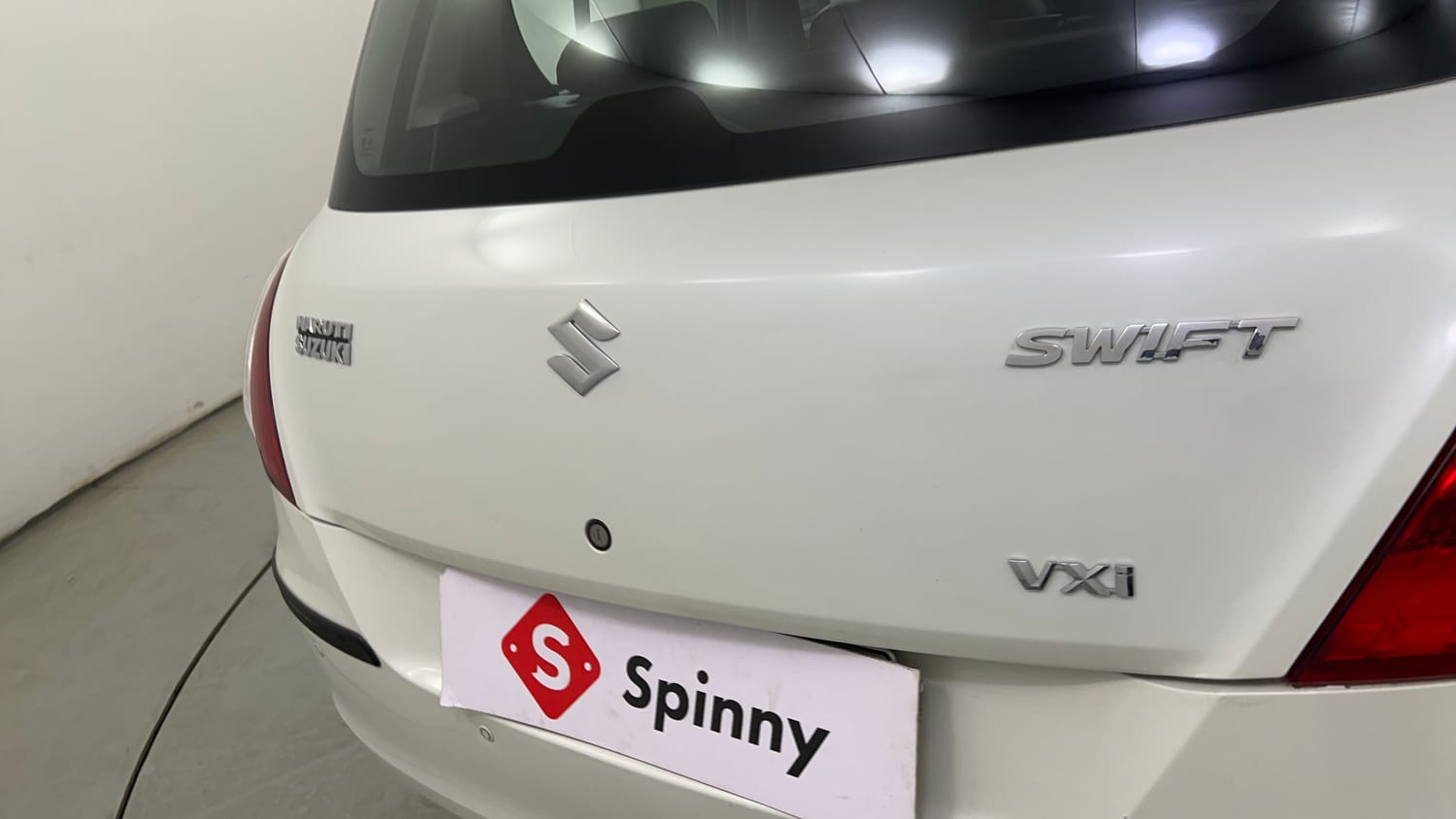 Used 2013 Maruti Suzuki Swift VXi Petrol Manual dents MINOR DENT