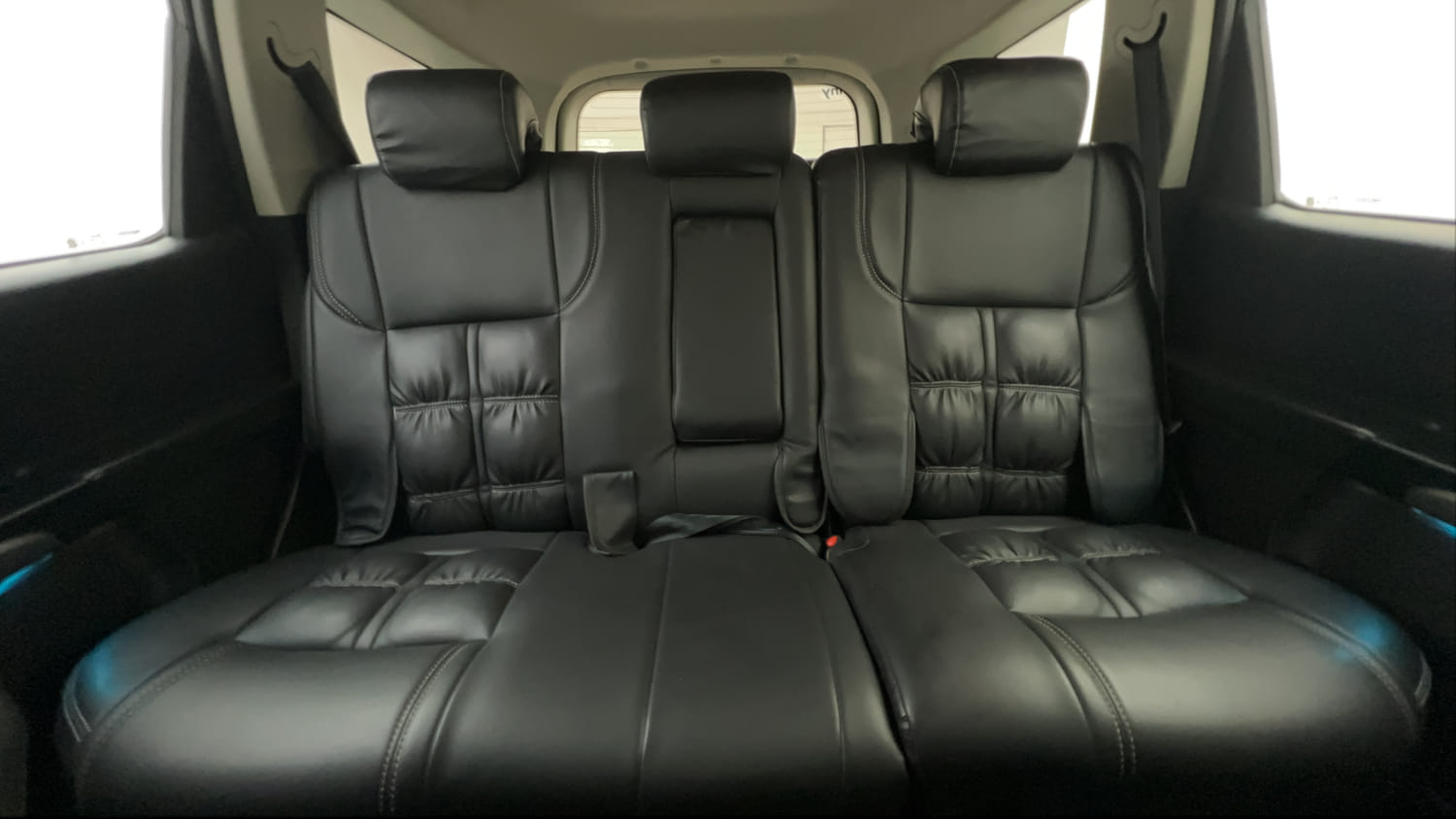 Used 2021 Mahindra XUV500 W9 Diesel Manual interior REAR SEAT CONDITION VIEW