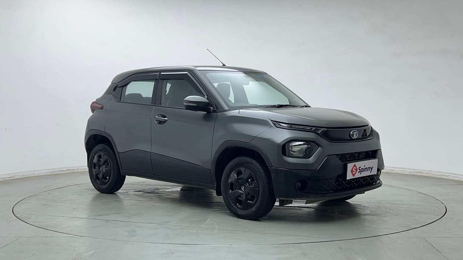Used 2022 Tata Punch Adventure MT Petrol Manual exterior RIGHT FRONT CORNER VIEW