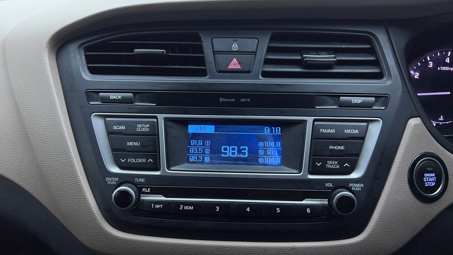 Used 2016 Hyundai Elite i20 Asta 1.2 Petrol Manual top_features Integrated (in-dash) music system