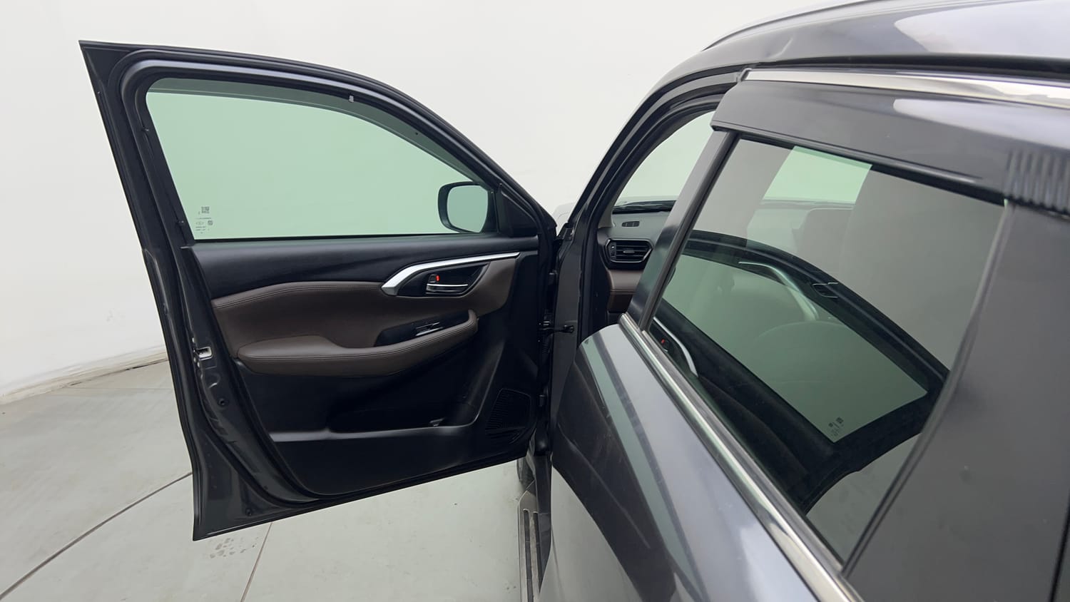 Used 2024 Toyota Urban Cruiser Hyryder V Hybrid Hybrid Automatic interior LEFT FRONT DOOR OPEN VIEW