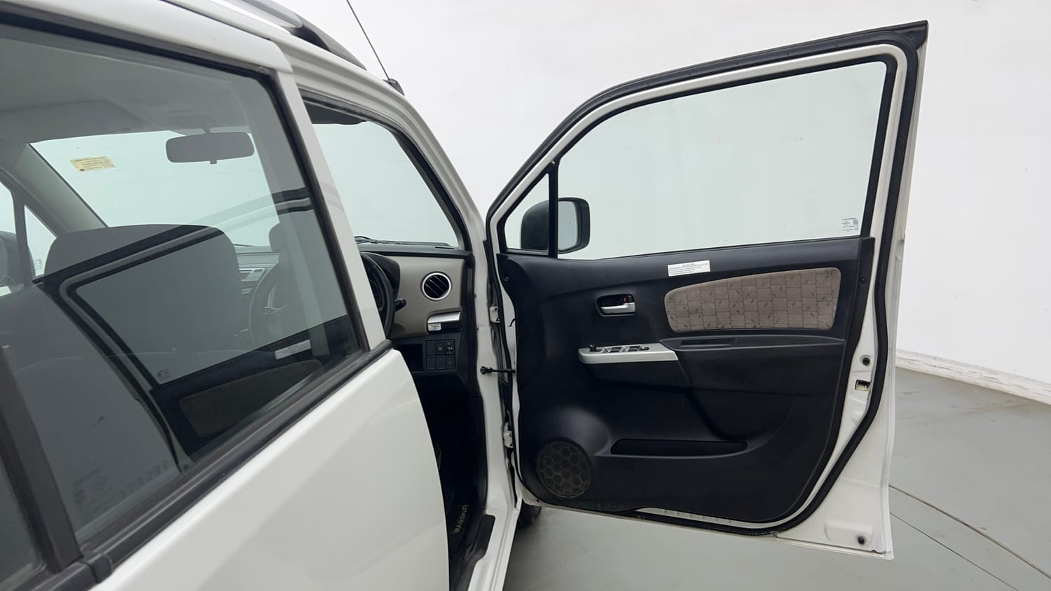 Used 2015 Maruti Suzuki Wagon R 1.0 VXI AMT Petrol Automatic interior RIGHT FRONT DOOR OPEN VIEW