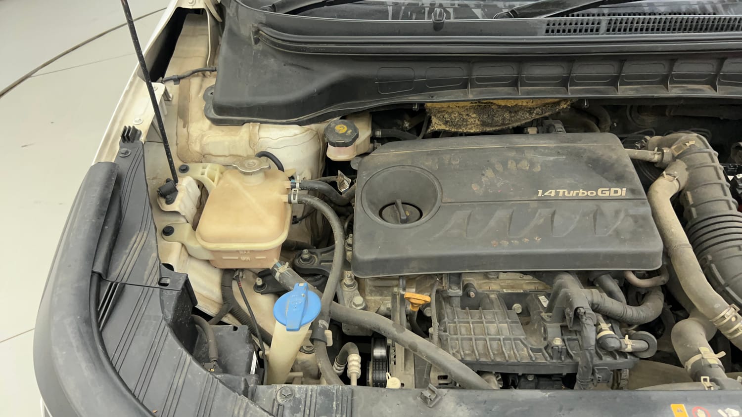 Used 2022 Kia Carens Luxury Plus 1.4 Petrol 7 STR Petrol Manual engine ENGINE RIGHT SIDE VIEW