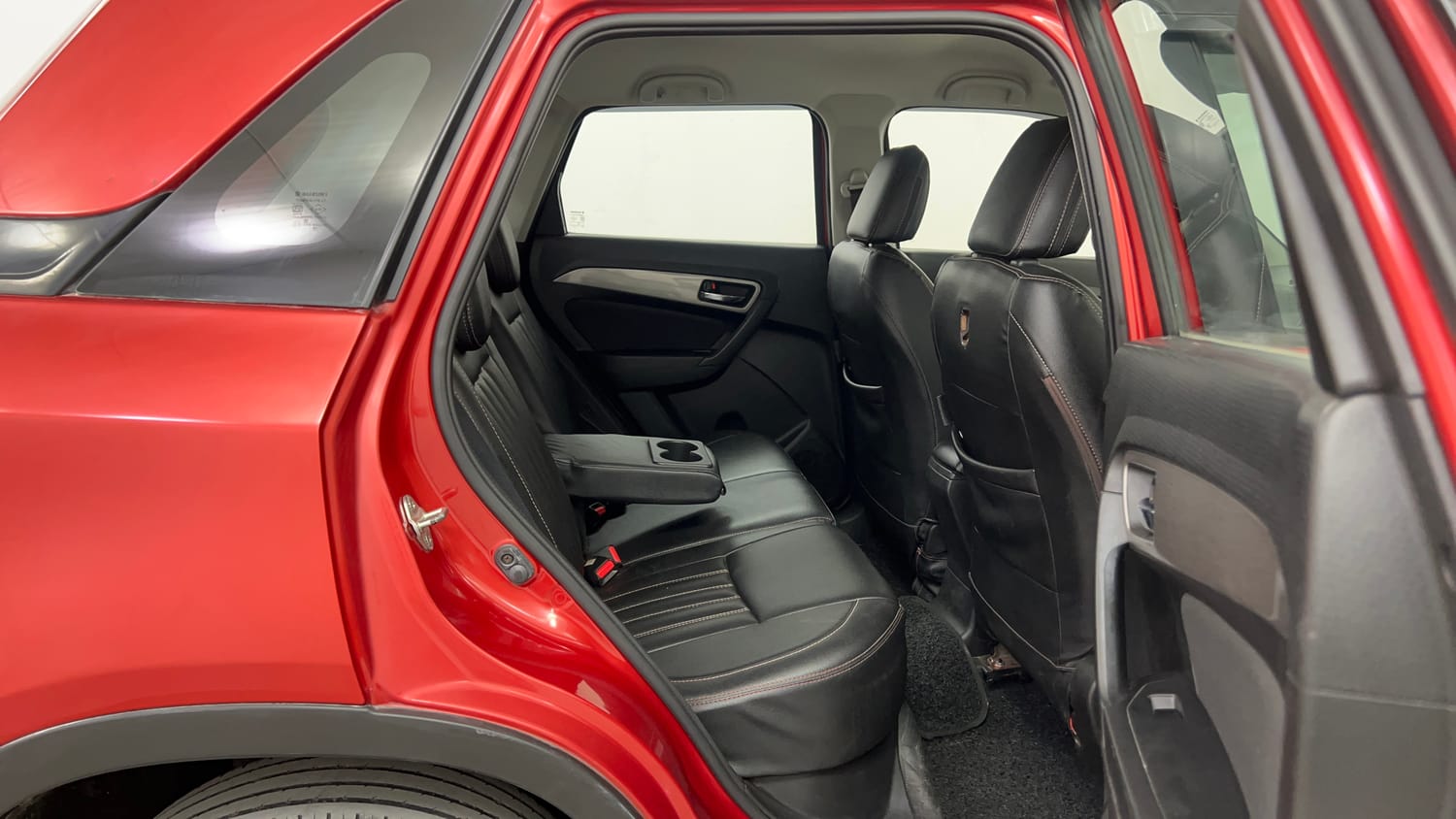 Used 2018 Maruti Suzuki Vitara Brezza [2016-2020] ZDi Diesel Manual interior RIGHT SIDE REAR DOOR CABIN VIEW