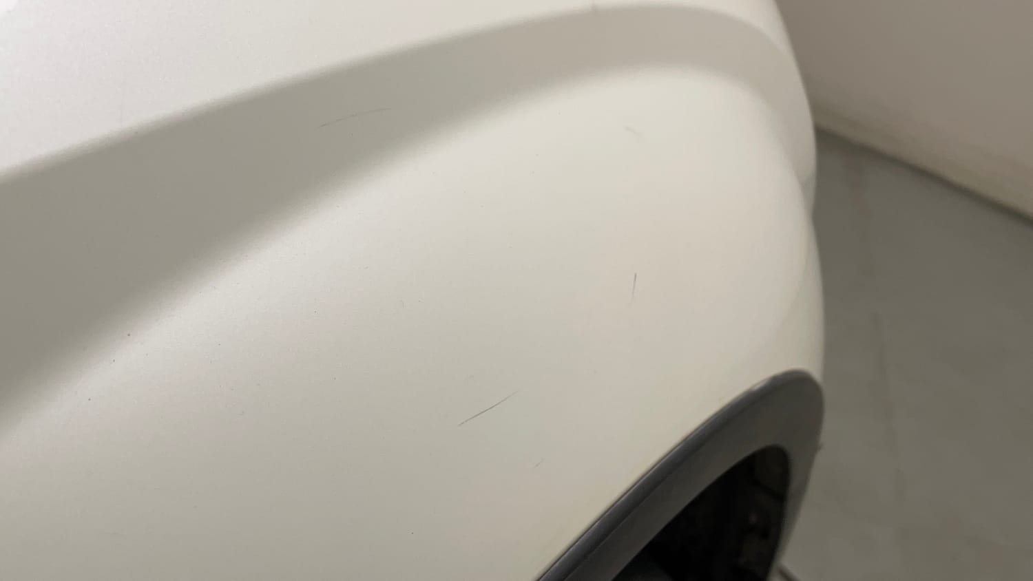 Used 2018 Mahindra XUV500 W9 AT Diesel Automatic dents MINOR SCRATCH