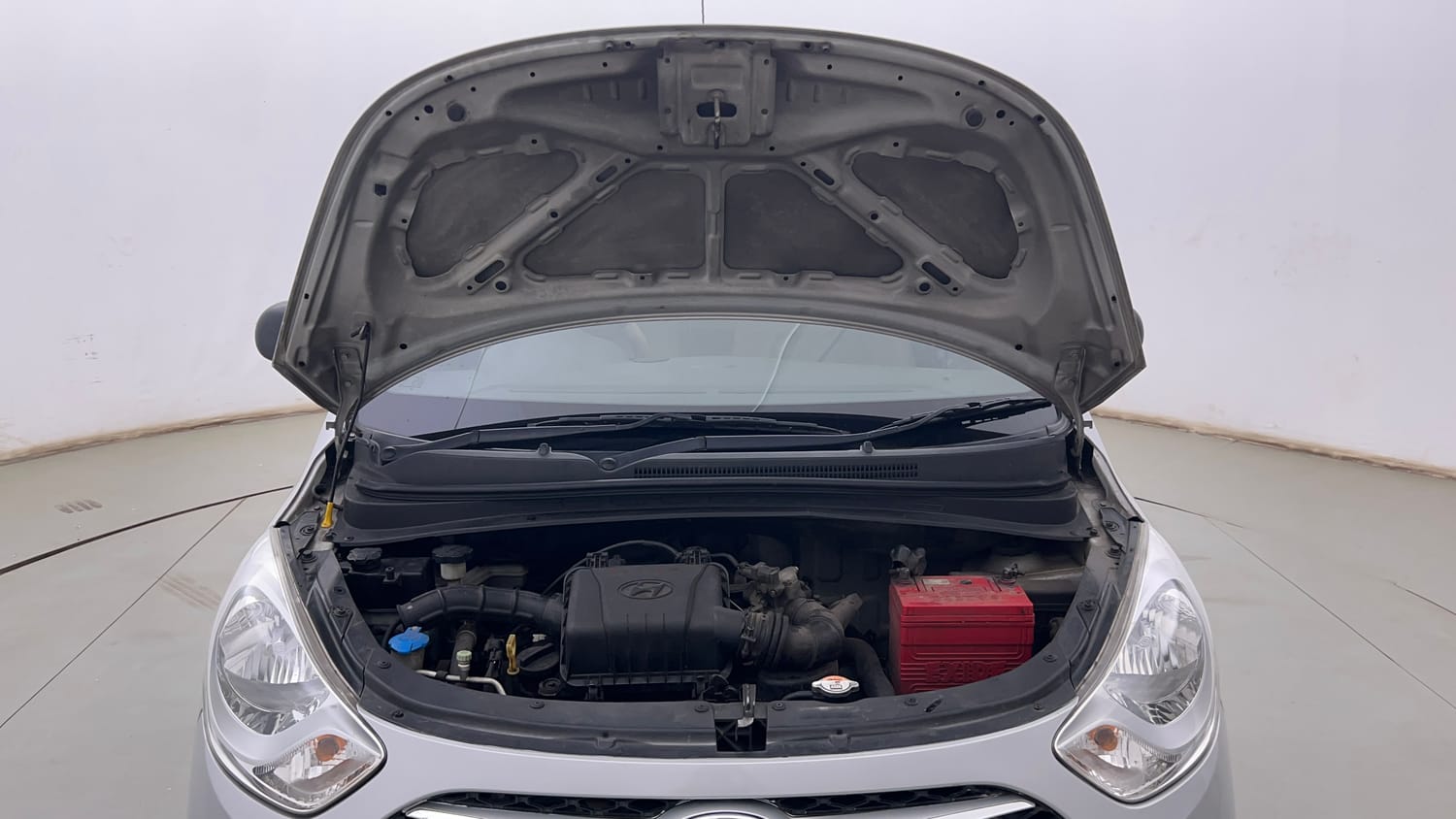 Used 2015 Hyundai i10 Magna 1.1 iRDE2 Petrol Manual engine ENGINE & BONNET OPEN FRONT VIEW