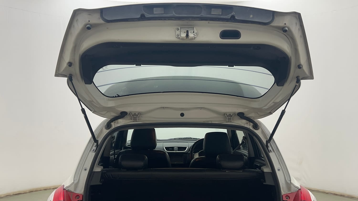 Used 2015 Maruti Suzuki Swift VXi Petrol Manual interior DICKY DOOR OPEN VIEW