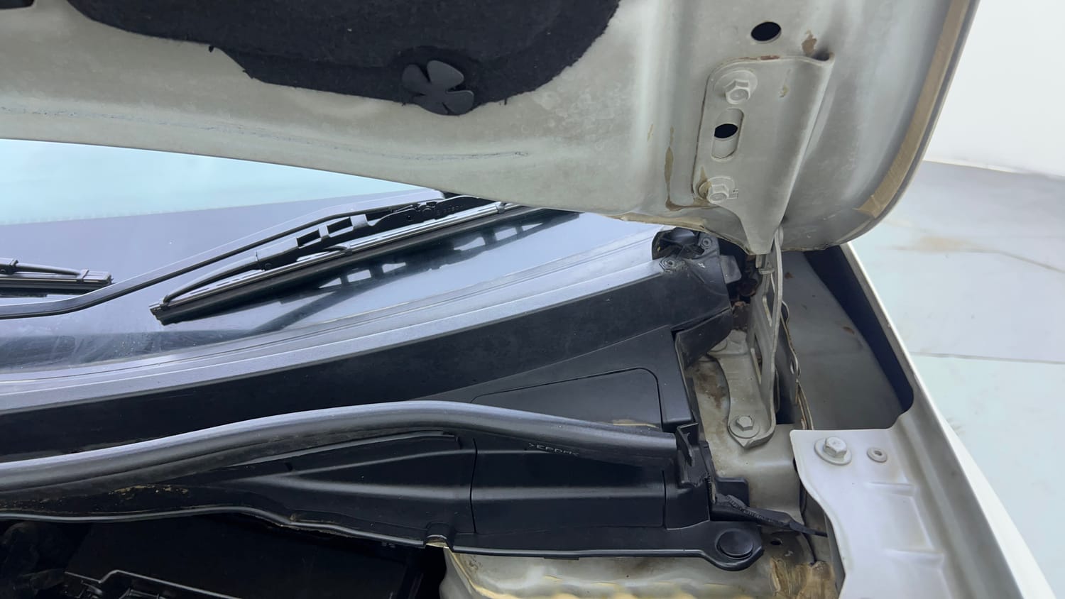 Used 2018 Honda WR-V VX MT Diesel Diesel Manual engine ENGINE LEFT SIDE HINGE & APRON VIEW