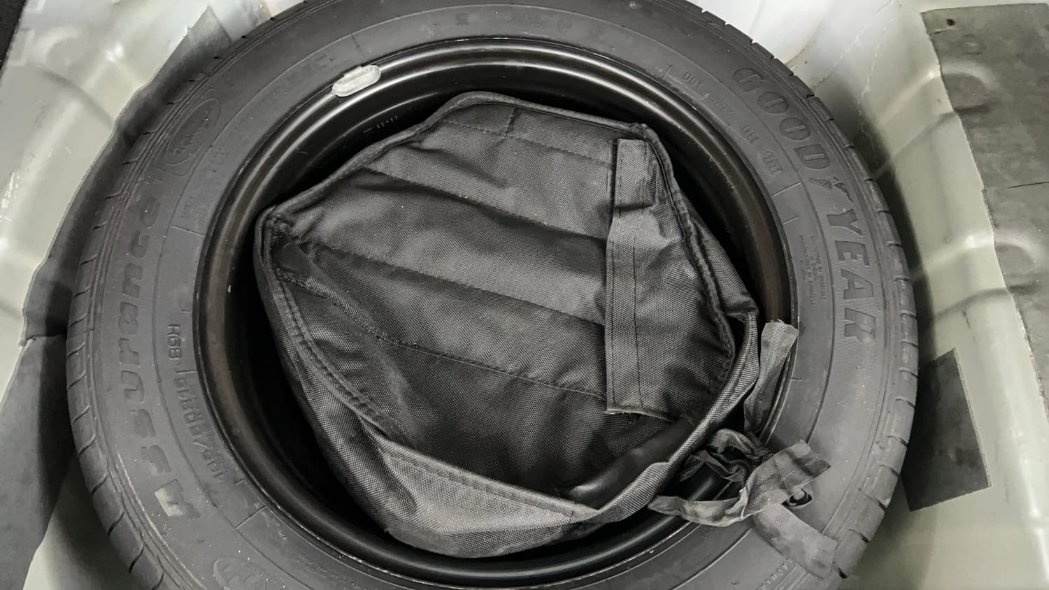Used 2022 Tata Nexon XM Petrol Manual tyres SPARE TYRE VIEW