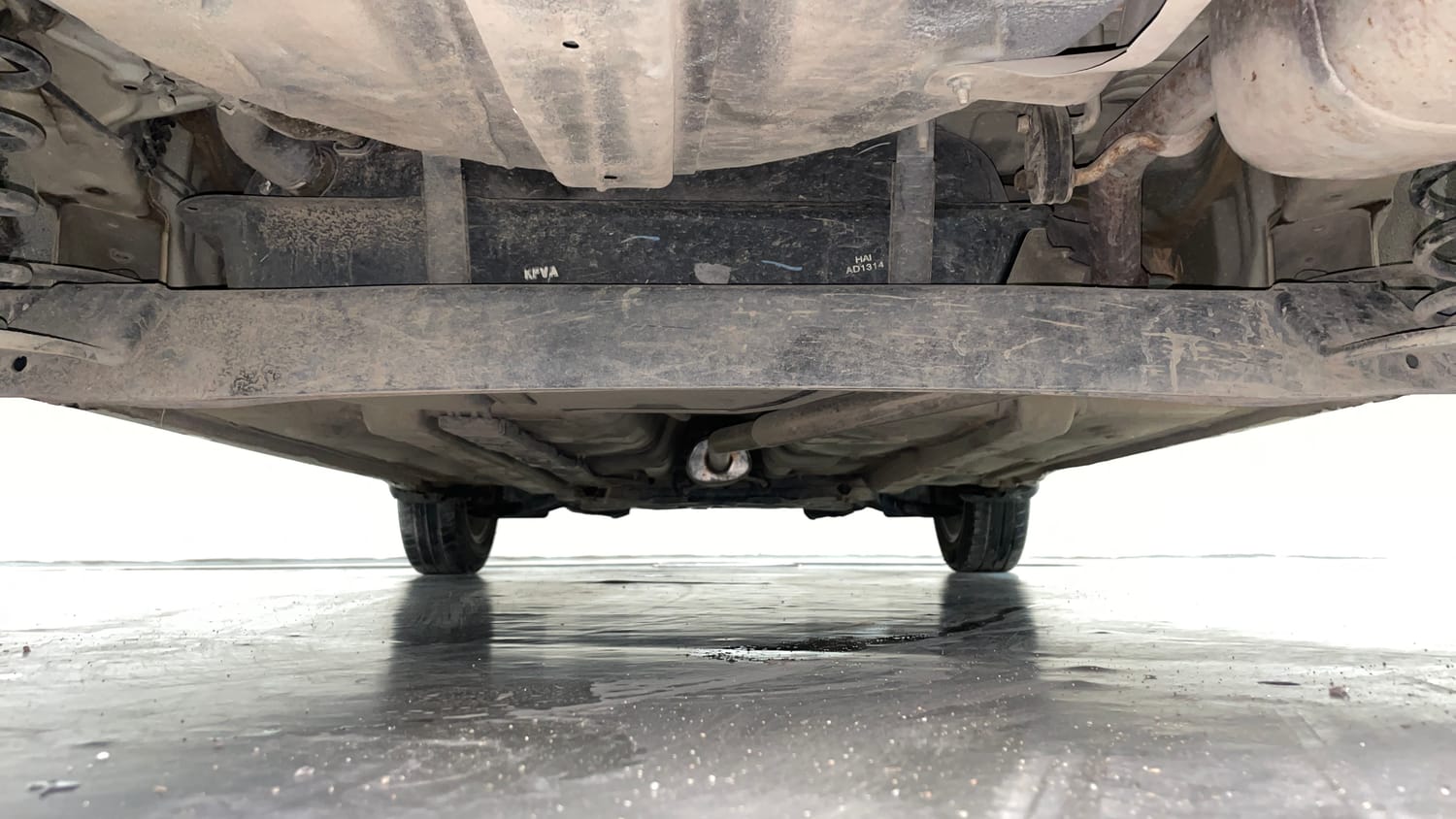 Used 2015 Hyundai Grand i10 Asta 1.2 Kappa VTVT (O) Petrol Manual extra REAR UNDERBODY VIEW (TAKEN FROM REAR)