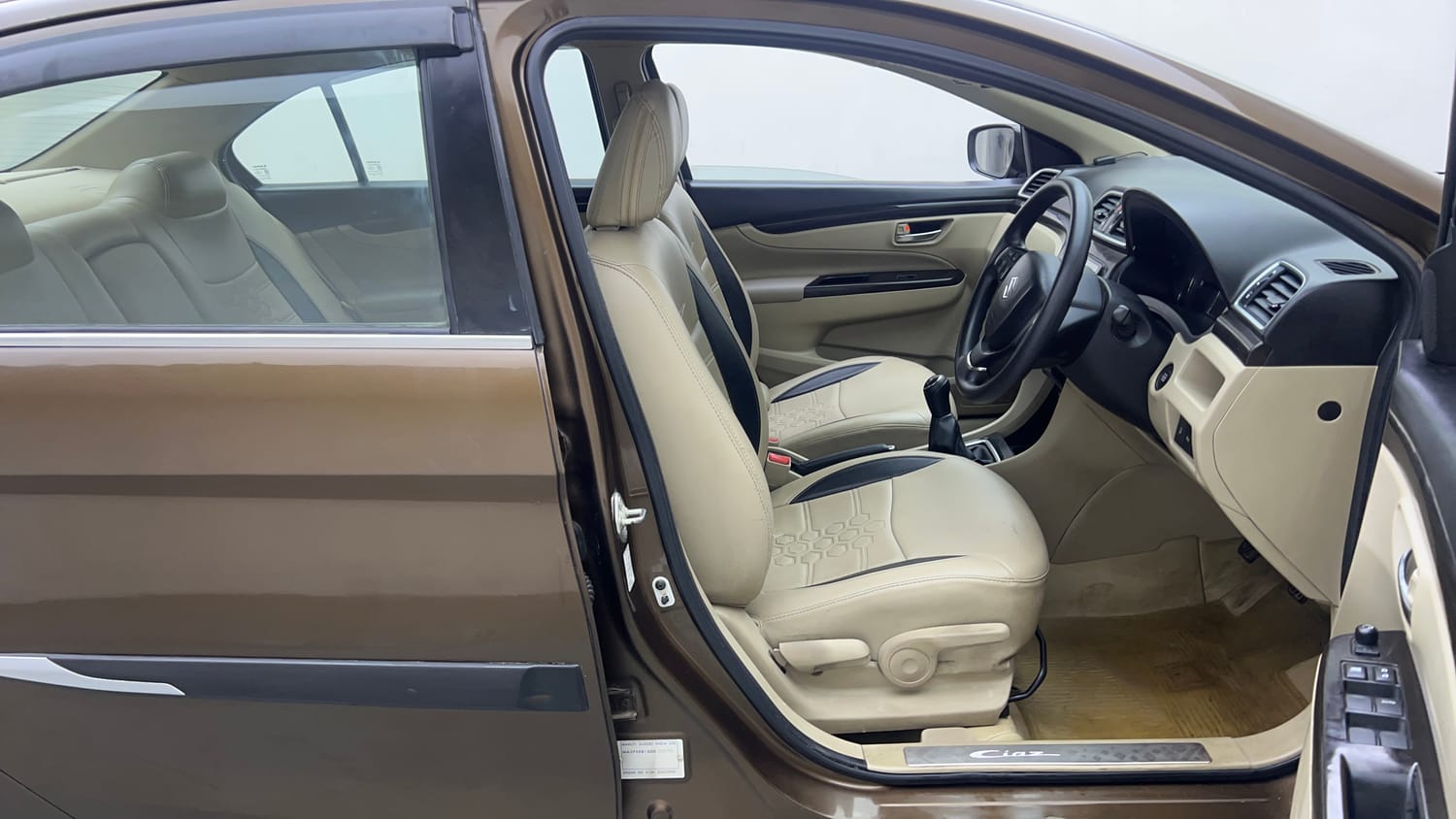 Used 2017 Maruti Suzuki Ciaz ZDi SHVS Diesel Manual interior RIGHT SIDE FRONT DOOR CABIN VIEW