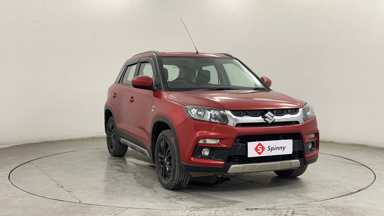 Used 2018 Maruti Suzuki Vitara Brezza [2016-2020] ZDi Diesel Manual exterior RIGHT FRONT CORNER VIEW