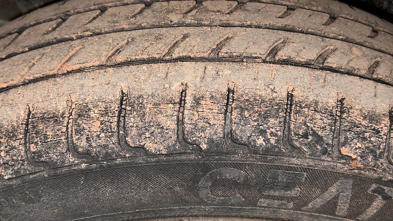 Used 2019 Maruti Suzuki Wagon R 1.0 VXI AMT Petrol Automatic tyres RIGHT REAR TYRE TREAD VIEW