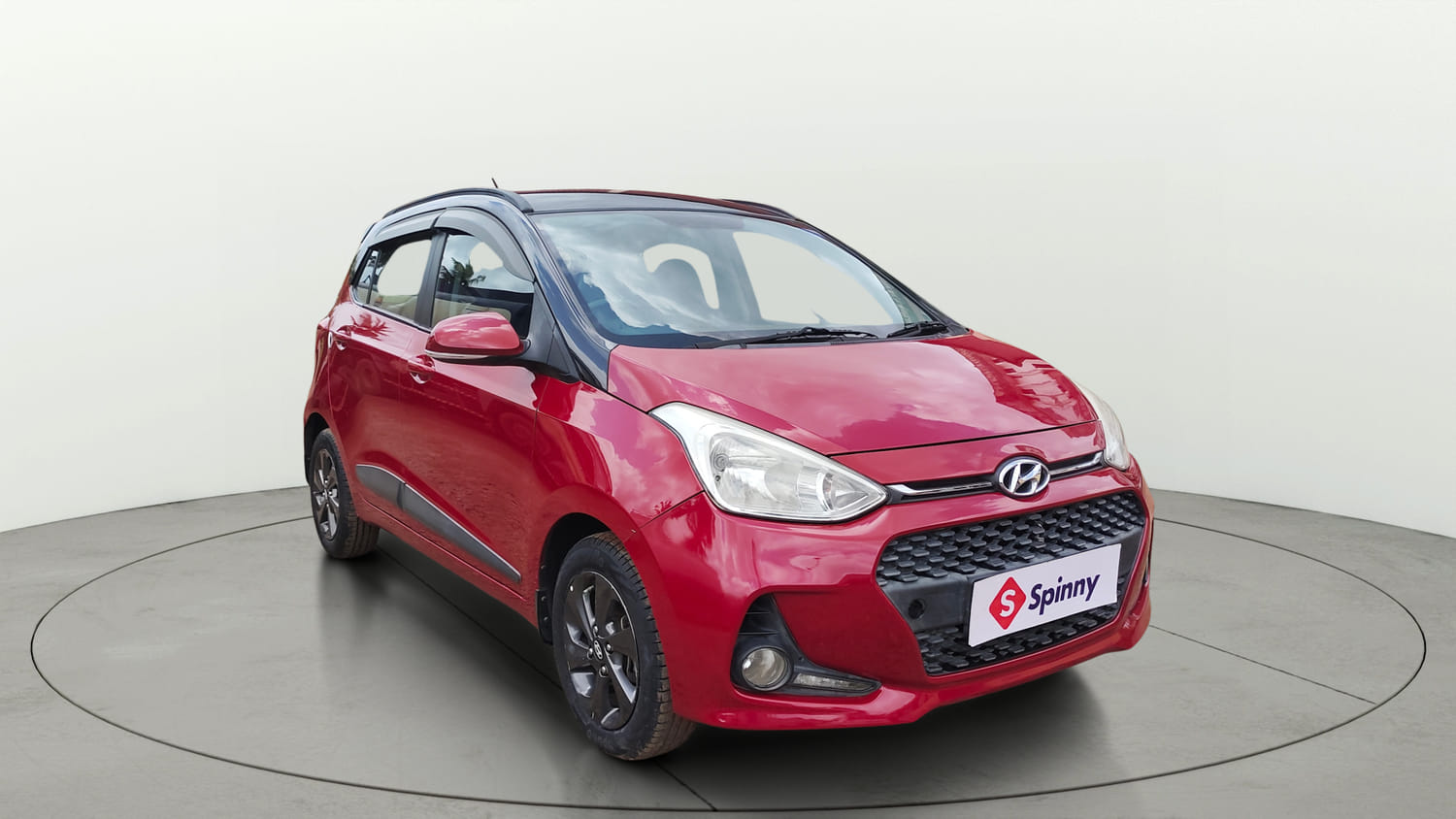 Used 2018 Hyundai Grand i10 Sportz 1.2 Kappa VTVT Dual Tone Petrol Manual exterior RIGHT FRONT CORNER VIEW