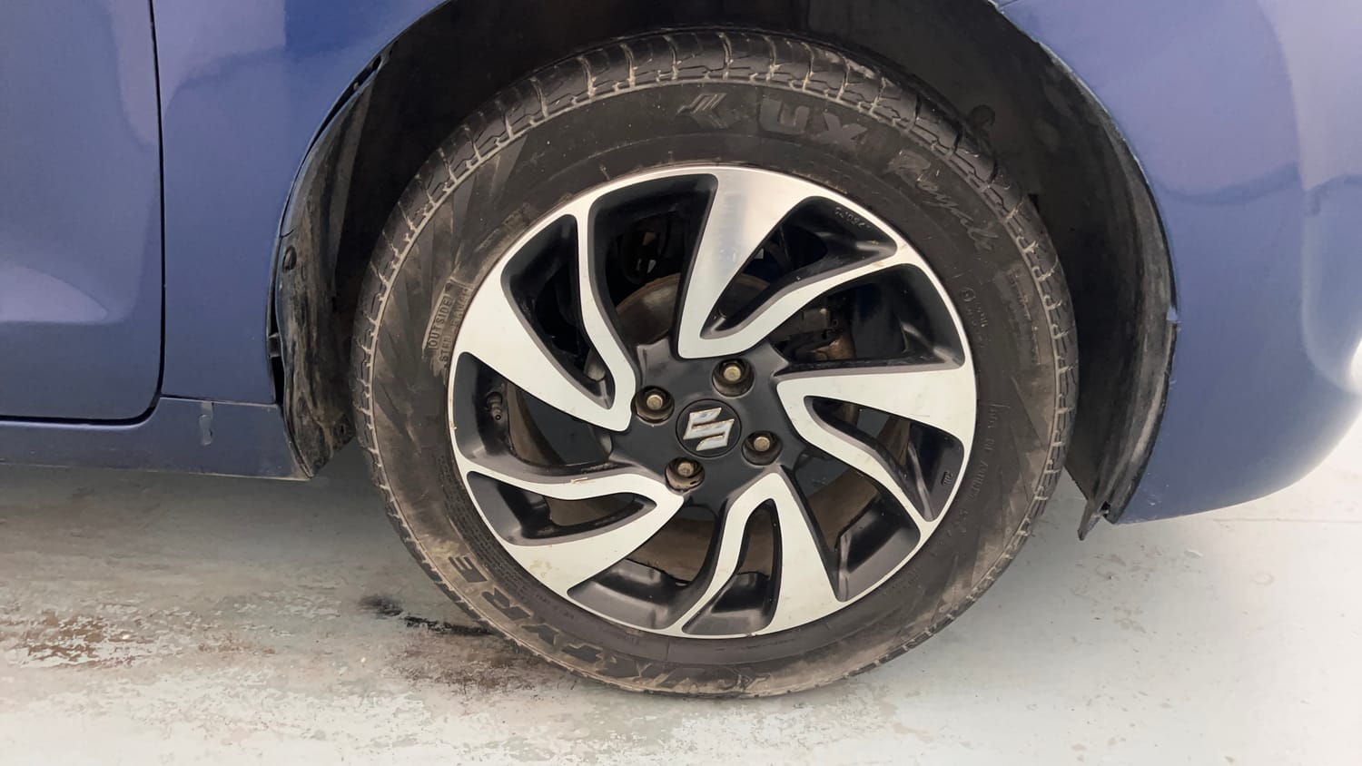 Used 2020 Maruti Suzuki Baleno Alpha Petrol Manual tyres RIGHT FRONT TYRE RIM VIEW