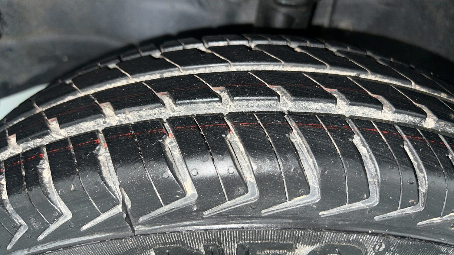 Used 2012 Maruti Suzuki Wagon R LXi Petrol Manual tyres LEFT FRONT TYRE TREAD VIEW