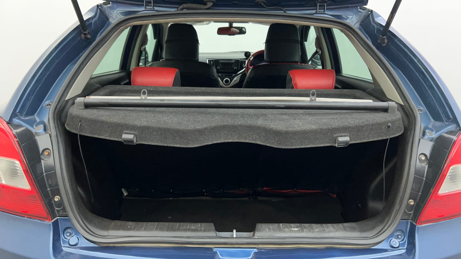 Used 2016 Maruti Suzuki Baleno Zeta 1.2 Petrol Manual interior DICKY INSIDE VIEW