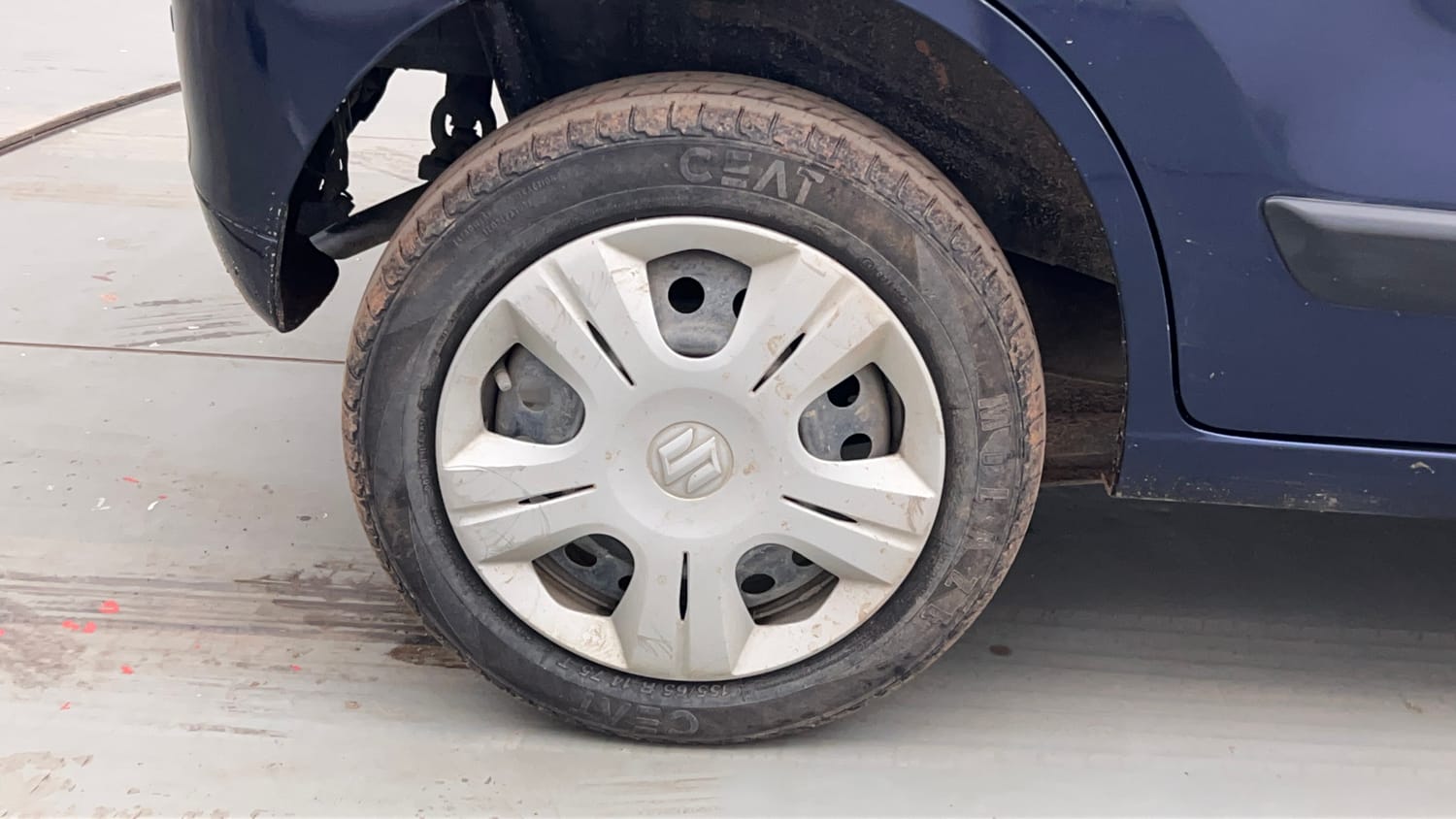 Used 2019 Maruti Suzuki Wagon R 1.0 VXI AMT Petrol Automatic tyres RIGHT REAR TYRE RIM VIEW
