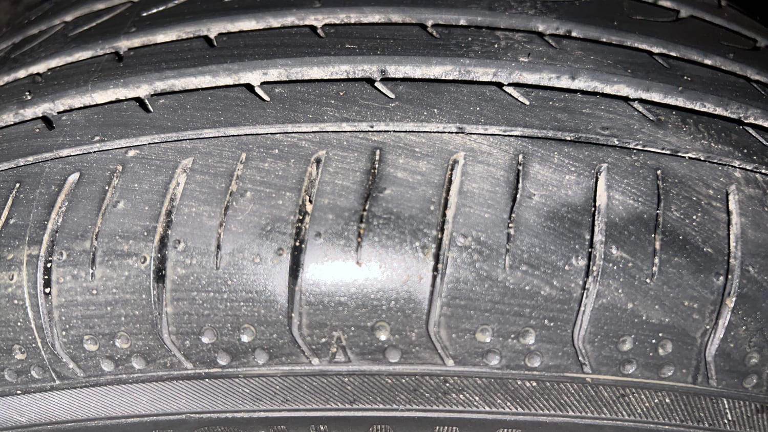 Used 2025 Hyundai Creta N-Line N10 1.5 Turbo MT Dual Tone Petrol Manual tyres LEFT FRONT TYRE TREAD VIEW