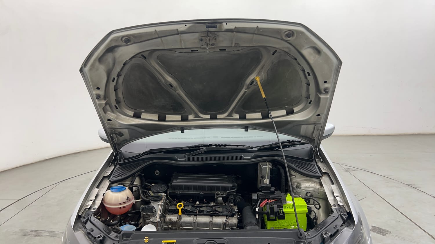 Used 2018 Volkswagen Vento Highline 1.6 (P) Petrol Manual engine ENGINE & BONNET OPEN FRONT VIEW