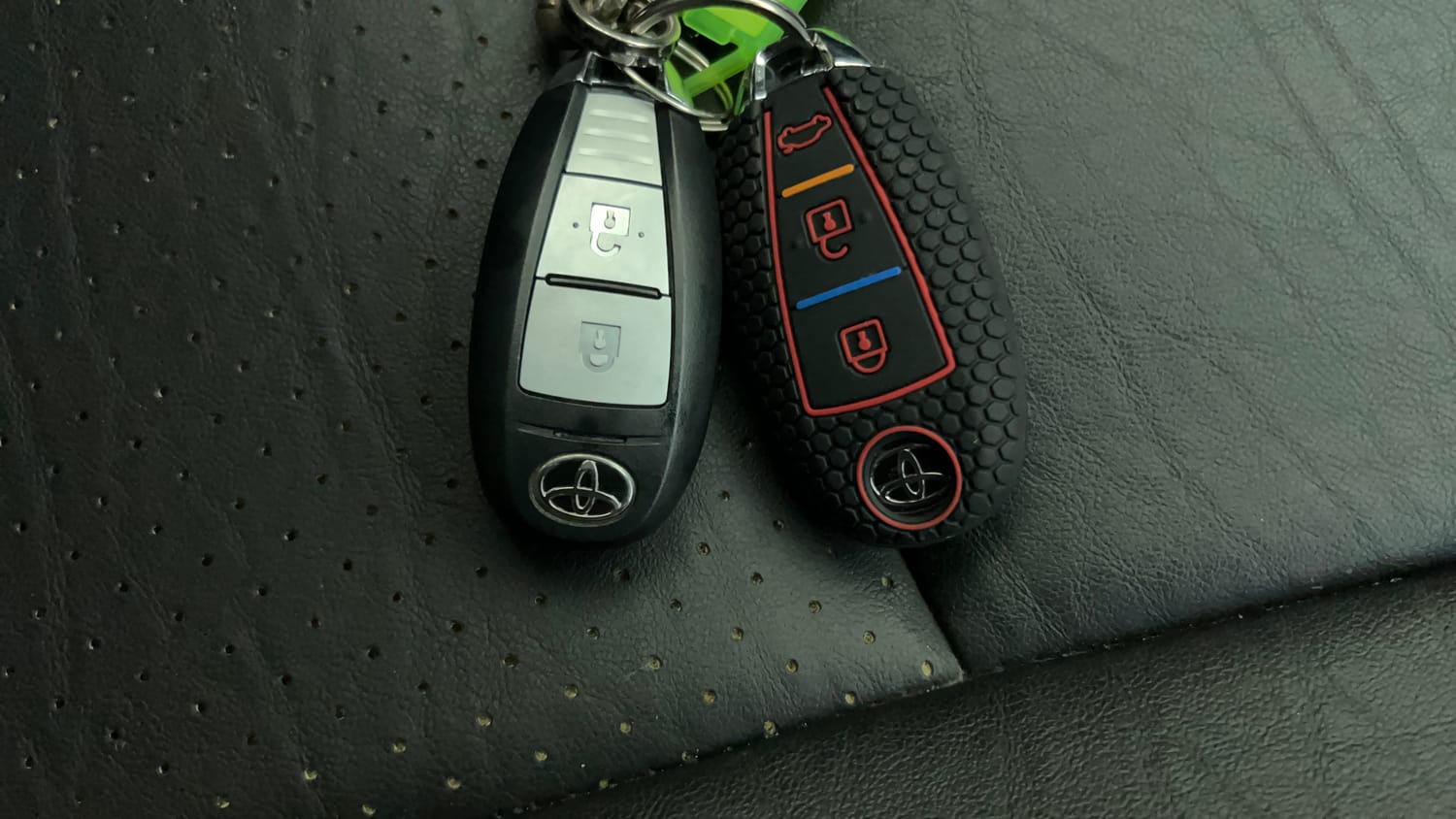 Used 2022 Toyota Urban Cruiser Premium Grade AT Petrol Automatic extra CAR KEY VIEW