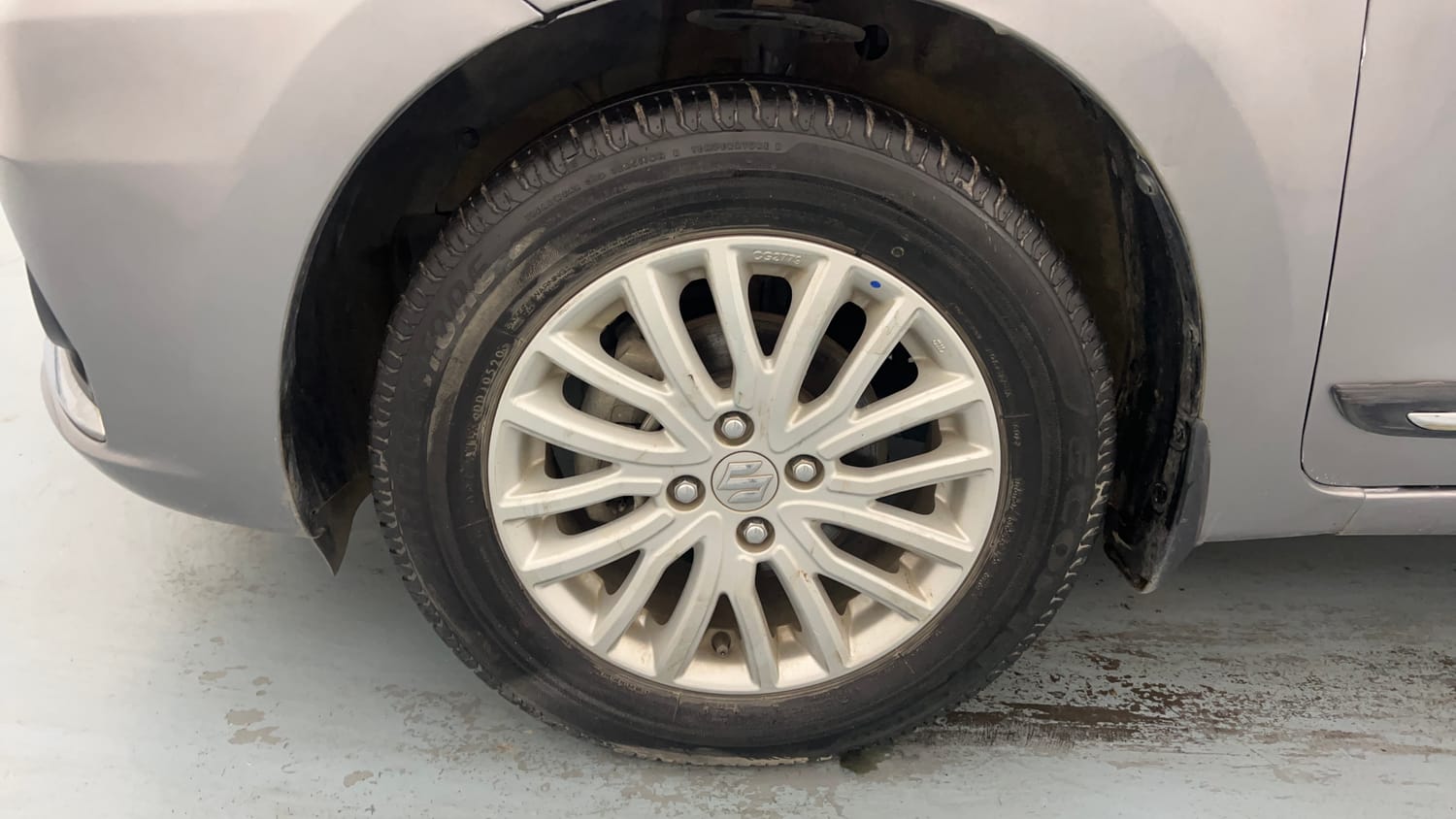Used 2020 Maruti Suzuki Dzire ZXi Petrol Manual tyres LEFT FRONT TYRE RIM VIEW