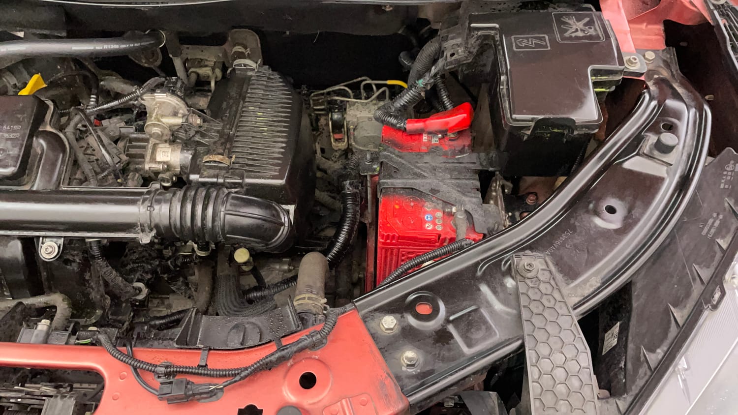 Used 2023 Nissan Magnite XV Petrol Manual engine ENGINE LEFT SIDE VIEW