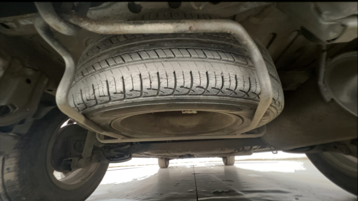 Used 2014 Maruti Suzuki Ertiga ZXi Petrol Manual tyres SPARE TYRE VIEW