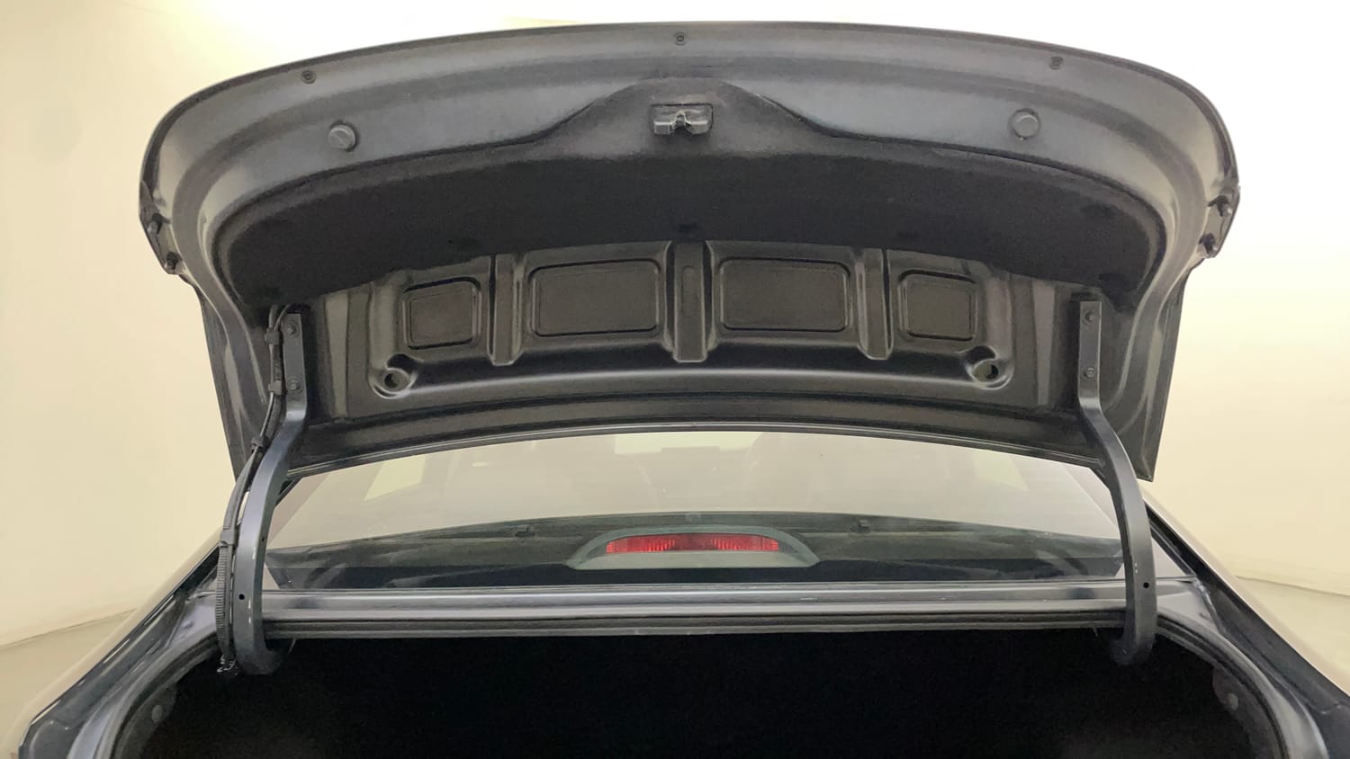 Used 2021 Hyundai Verna SX (O) 1.6 VTVT AT Petrol Automatic interior DICKY DOOR OPEN VIEW