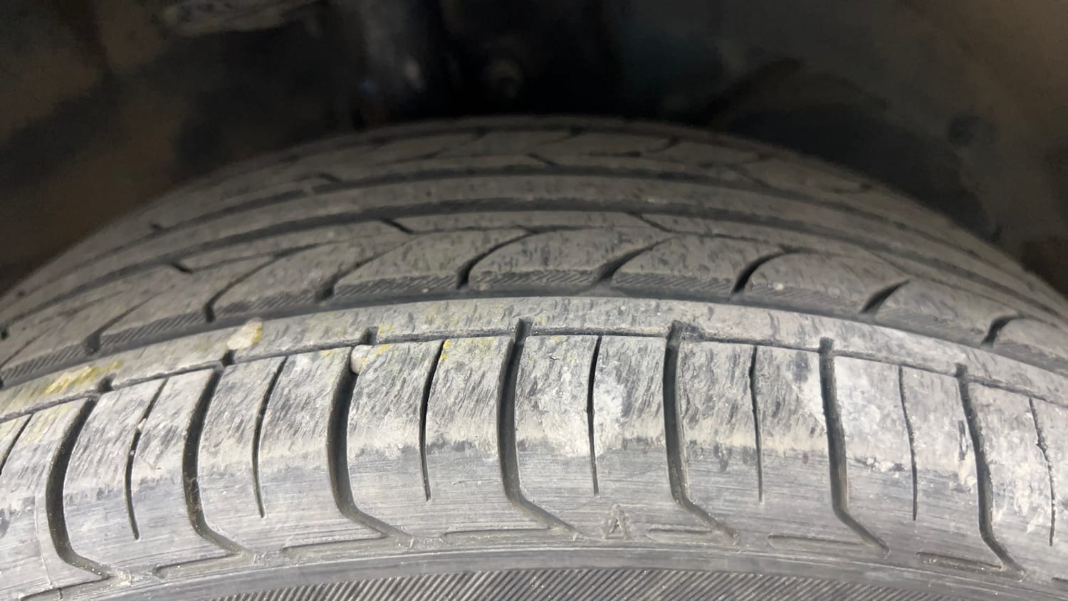 Used 2016 Maruti Suzuki Baleno Zeta 1.2 Petrol Manual tyres RIGHT FRONT TYRE TREAD VIEW