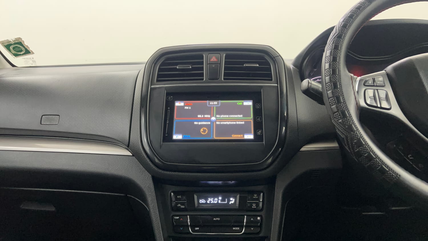 Used 2017 Maruti Suzuki Vitara Brezza ZDi+ Dual Tone Diesel Manual interior MUSIC SYSTEM & AC CONTROL VIEW