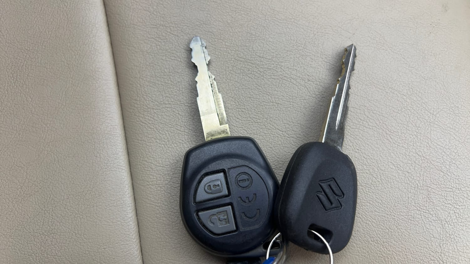Used 2019 Maruti Suzuki Dzire VXi AMT Petrol Automatic extra CAR KEY VIEW