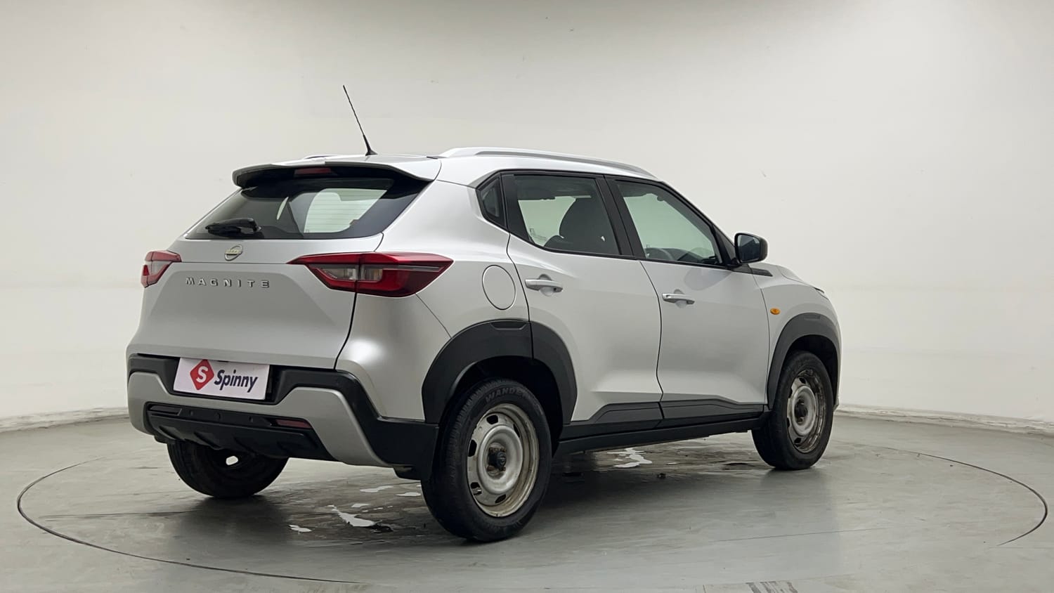 Used 2021 Nissan Magnite XE Petrol Manual exterior RIGHT REAR CORNER VIEW