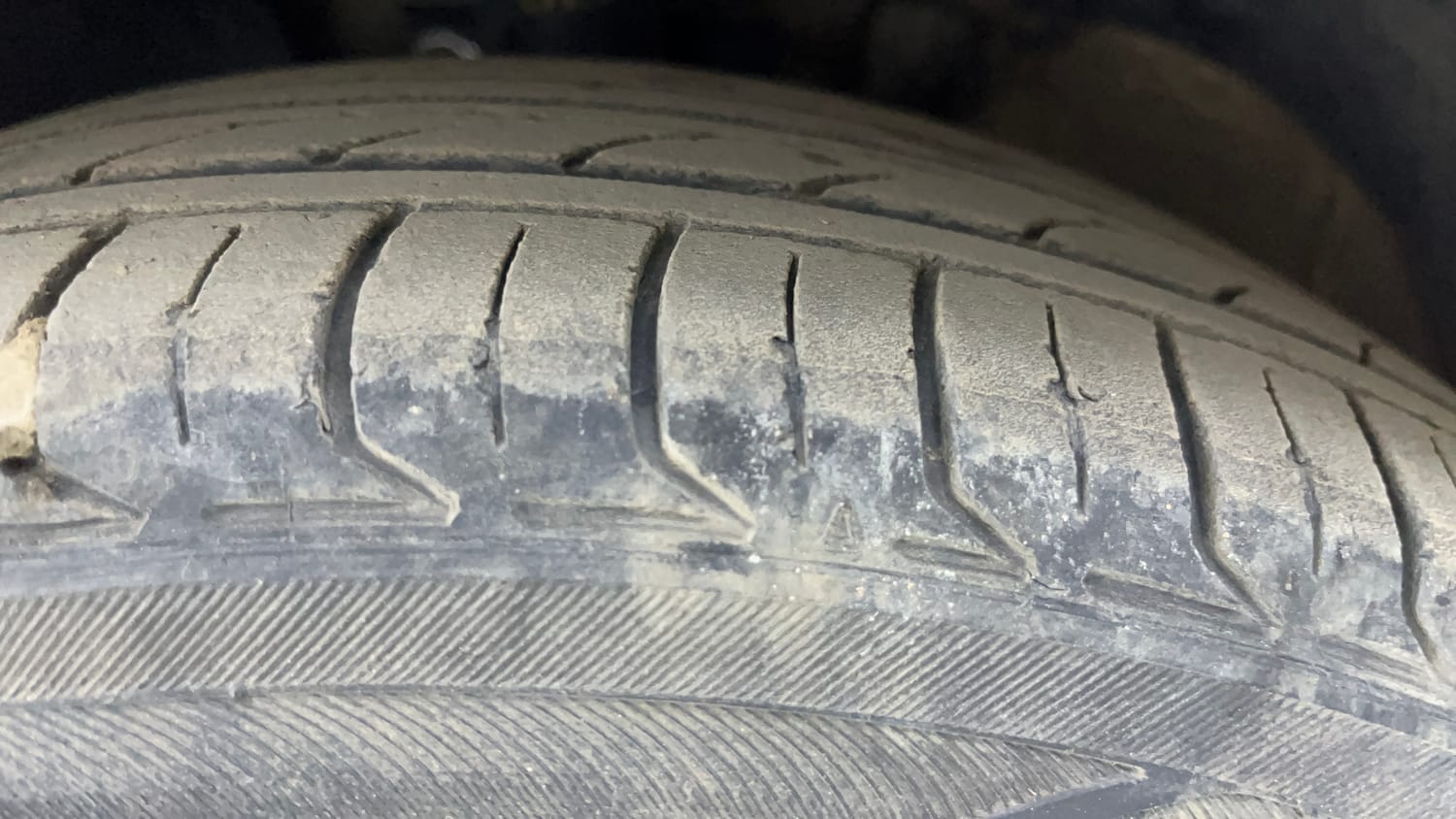 Used 2017 Volkswagen Polo Highline1.5L (D) Diesel Manual tyres LEFT FRONT TYRE TREAD VIEW