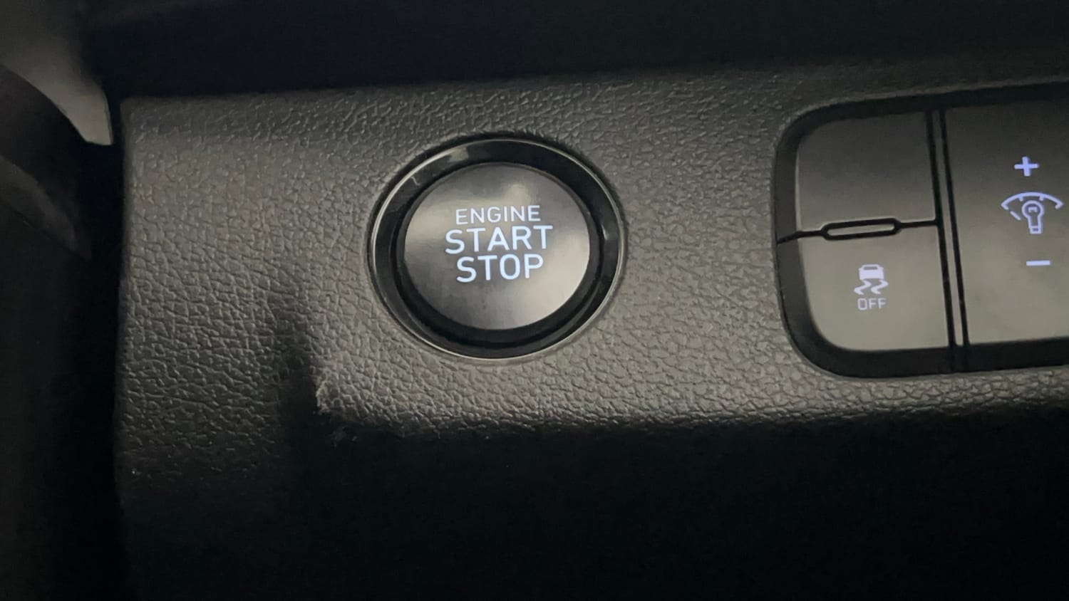 Used 2019 Hyundai Venue SX Plus 1.0 Turbo DCT Petrol Automatic top_features Keyless start