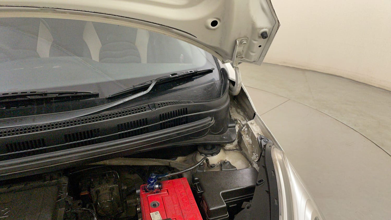 Used 2015 Hyundai Grand i10 Asta 1.2 Kappa VTVT (O) Petrol Manual engine ENGINE LEFT SIDE HINGE & APRON VIEW