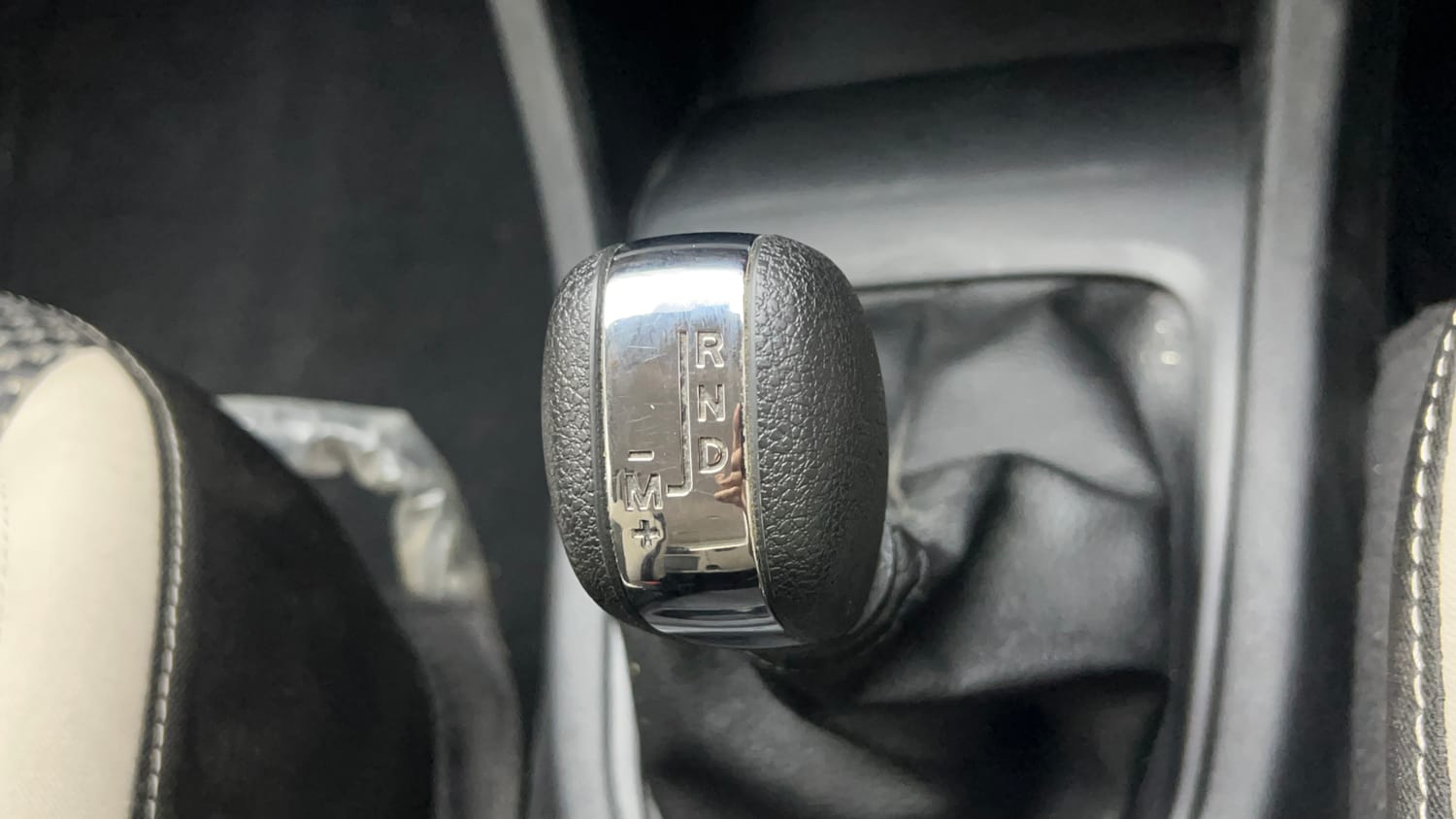 Used 2022 Renault Triber RXZ Petrol Automatic interior GEAR  KNOB VIEW